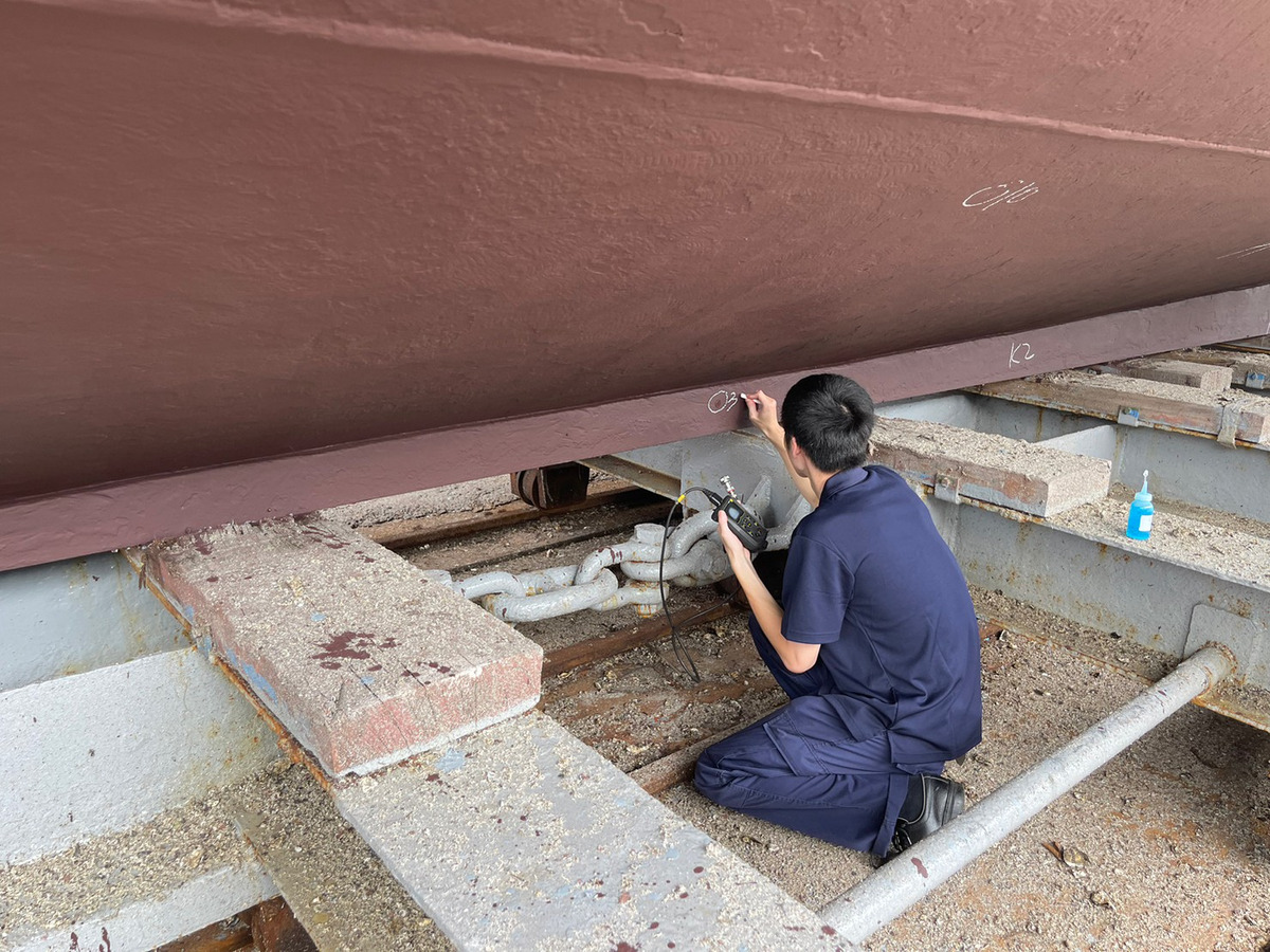 船底塗裝與船殼檢修